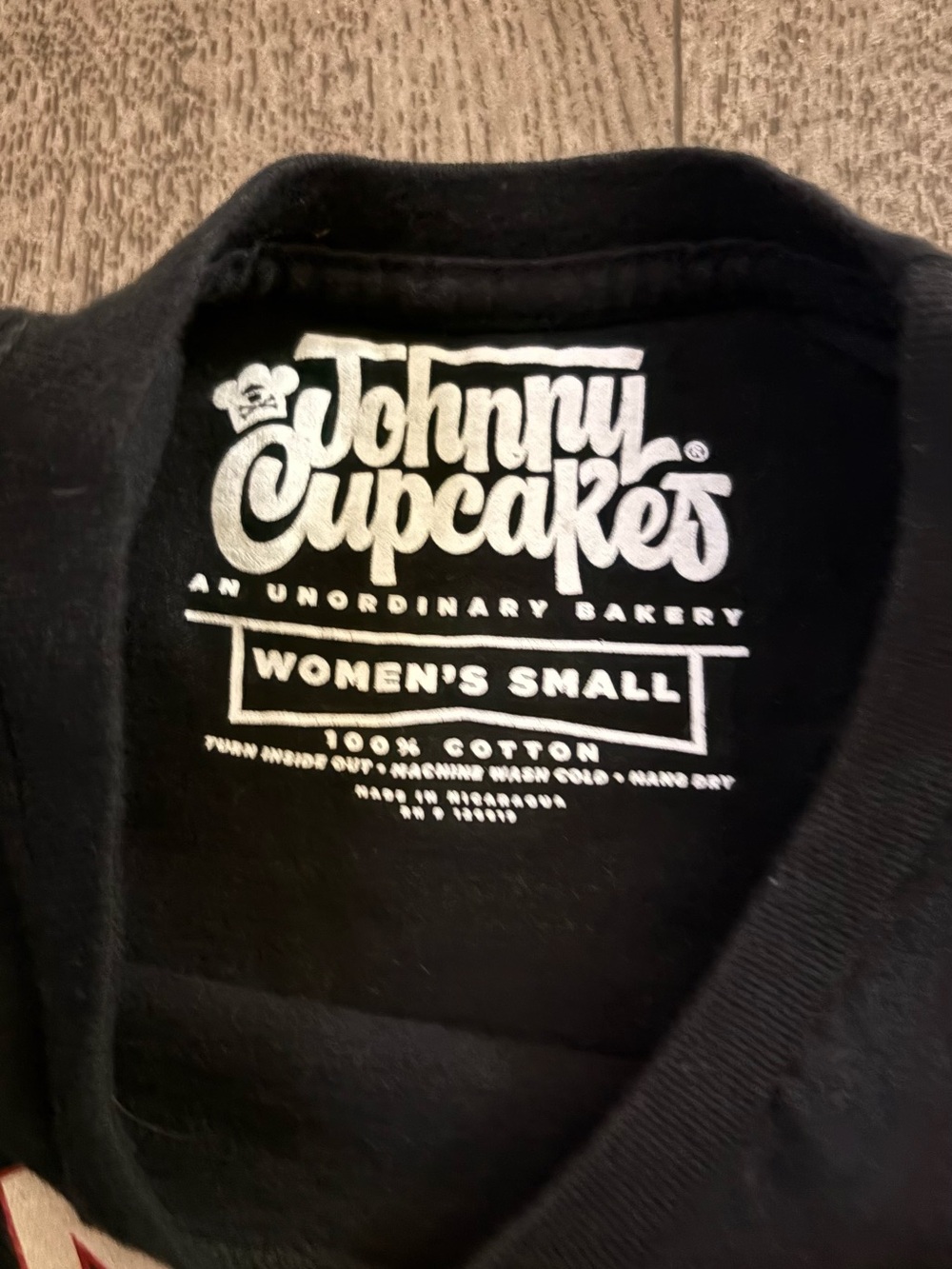 Johnny Cupcakes Black Tee with Kangaroo Boxing Graphic Australia Strong - Picture 3 of 5